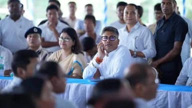 মৰিগাঁও: 'মুখ্যমন্ত্ৰী মহিলা উদ্যমিতা অভিযান' আঁচনি মুকলিৰ সন্দৰ্ভত জাগী ভকত গাঁৱত এখনি বৈঠক মিলিত মন্ত্ৰী পিযুষ হাজৰিকা