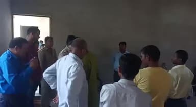 गोरखपुर-झांसे में डालकर पार्थना व प्रवचन के नाम पर युवक फसाया वीडियो वॉयरल पुलिस जांच में जुटी#कैमरे पर बोलने से इंकार