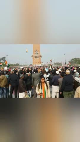 लखनऊ के घंटाघर में सीएए, एनआरसी और इस तानाशाही हुकूमत के खिलाफ़ चल रहे अनिश्चितकालीन धरने में शामिल होने का वीडियो.. जय हिंद.. 🇮🇳 #nocaa #nonrc