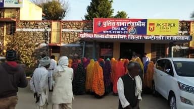 महिला मजदूर ने ग्राम विकास अधिकारी पर लगाया छेड़छाड़ व जातिसूचक शब्दों से अपमानित करने का आरोप #ग्राम_विकास_अधिकारी