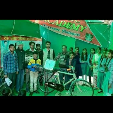 भोगांव: नवोदय की ट्रायल परीक्षा में प्रथम स्थान पाने वाले छात्र सुमित को S.T.R स्कूल प्रबंधक ने भेंट की साइकिल #शिक्षा #नवोदय