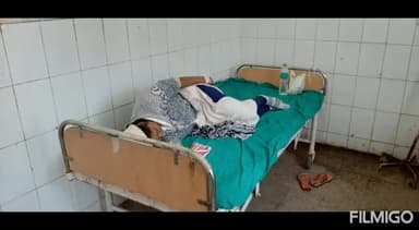 जमुई: बरहट स्थित नवोदय विद्यालय की शिक्षिका क्लास में गिरकर हुई बेहोश, सदर अस्पताल में किया गया भर्ती #नवोदय_विद्यालय