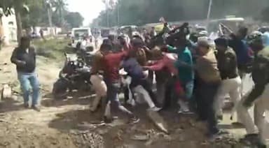 पटना ग्रामीण: पुलिस मुख्यालय के बाहर एक शख्स ने किया आत्मदाह करने का प्रयास #आत्मदाह #पुलिस_मुख्यालय