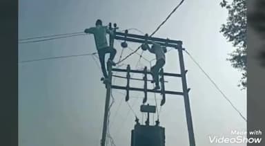 जनप्रतिनिधि की समझाइश पर चल रहे धरने का हुआ पटाक्षेप, बिजली आपूर्ति चालू की गई #धरना_समाप्त