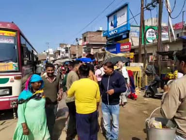 रामपुर मनिहारन: #nanauta: जेबकतरे को लोगो ने पकड़कर पुलिस को सौंपा