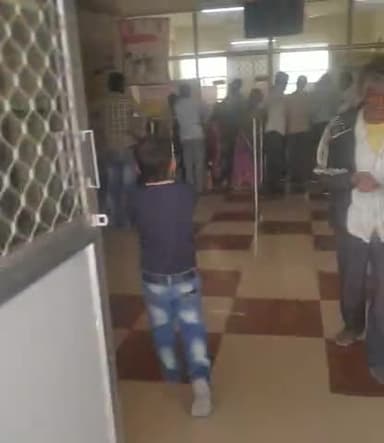 भोपालगढ़: #govthospital #bhopalghard
डॉक्टर की कमी की वजह से आम लोगो को काफी परेशानी का सामना करना पड़ रहा है
#er.phukharajgargrlp