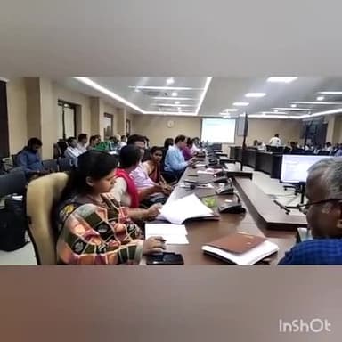 हुज़ूर: रीवा कलेक्टर कार्यालय में सीएम हेल्पलाइन के प्रकरणों की समीक्षा बैठक हुई संपन्न। #सीएम #हेल्पलाइन के #प्रकरणों