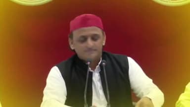 आज #सपा के राष्ट्रीय अध्यक्ष श्री #Akhilesh_Yadav ने फिर अपने प्रेसवार्ता में माना #Omprakash_Rajbhar जी को लोहा,
