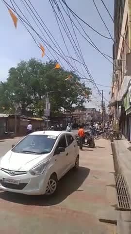 बहराइच: ghantaghar aur chhavni ke bich mein yah mahaul hai lockdown khula nahin fir bhi dekhiae bheed kitni hai##logon ne Ghar