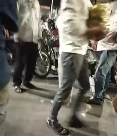 लाडपुरा: vimal ke liye huha jgda 20 rs 1 de rha tha #koronna 