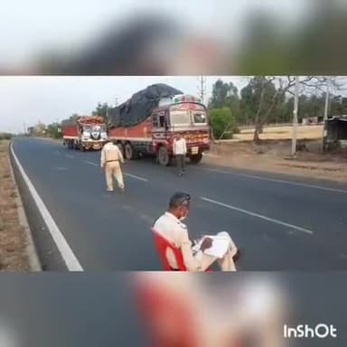हातोद: हातोद पुलिस द्वारा क्षेत्र में लगाई गई चेक पोस्ट, प्रत्येक वाहन चालकों से की जा रही पूछताछ #पुलिस #चेक_पोस्ट