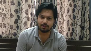 हम मेहनतकश जग वालों से जब अपना हिस्सा मांगेंगे,
इक खेत नहीं, इक देश नहीं, हम सारी दुनिया मांगेंगे
#LaboursDay