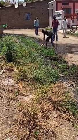 भीकनगांव: #char mahine se ese ki ese nali he gram piprad or korona ke chalte saf karwai etne dino se kha gye the gaon ke sarpanch