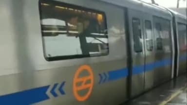 नजफगढ़: मेट्रो परिसर में मौजूद मशीनों की साफ-सफाई के लिए नियुक्त किया गया विशेष स्टाफ, DMRC ने दी जानकारी #dmrc
