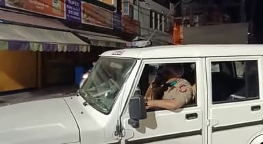 सहारनपुर: pilice logo ko gharme rhe ki slah de rhi hai..ke sabhi log jumme ki nmaz ghar me ada kre #moonbadshah #caronaviras