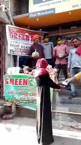 औरंगाबाद: #GREEN_RAY_TRUST के सौजन्य से आज दिनांक 22/02/2020 को ईद के मौके पर 351ईदी किट(लच्छा,सेवई,दुध,चीनी) का वितरण किया गया।