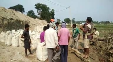 जयनगर: #जयनगर
#2019 में आये बाढ से बाँध टुटा है जिसमें मरम्मत में किसानो को किया जा रहा है परेसान
# लोगो ने दिया जिलाधिकारी