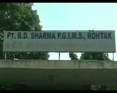 रोहतक: पीजीआई के एग्जाम कंट्रोल रूम में तैनात महिला कर्मचारी मिली कोरोना संक्रमित #पीजीआई #कोरोना