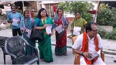 खरीक: खरीक दक्षिणी जिला पार्षद कुमकुम देवी ने घर-घर जाकर चलाया महा जनसंपर्क अभियान #जिला_पार्षद