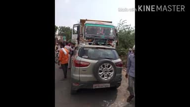 खनियाधाना: खनियाधाना के बामोरकला में कार व ट्रक की टक्कर, दो लोग हुए घायल #रोड_एक्सीडेंट