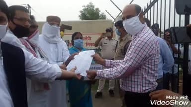 सिंगरौली: डीजल पेट्रोल के बढ़े हुए दाम वापस करने हेतु राज्यपाल के नाम कांग्रेसियों ने #सौंपा_ज्ञापन