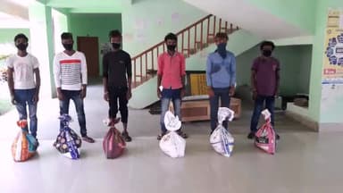 नाला: प्रखंड मुख्यालय में बीडीओ ने प्रवासी मजदूरों की बीच राहत सामग्री का किया वितरण #प्रवासी_मजदूर #bdo