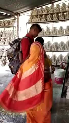 एक माँ दिल पर पत्थर रखकर अपने कलेजे के टुकड़े को #बार्डर ओर युद्ध के लिए भेजती है।💖🇮🇳
#भारतिय_सेना
#भारतमाता