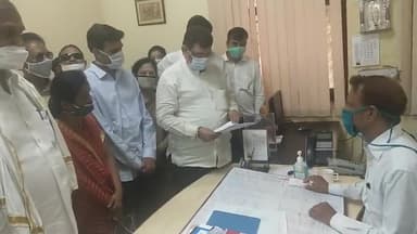 केंद्र सरकार द्वारा #पेट्रोल_डीज़ल की #कीमतों मे की गई अत्याधिक वृद्धि ने आमजन की जेब पर बोझ बढ़ाया है