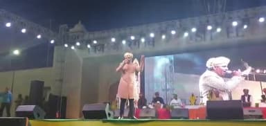 जस्सु खान लाइव इन कोटा दशहरा मेला
#jasukhanlive #Bollywoodfolksufifusion #jasukhanfans #public #app #folkmusic