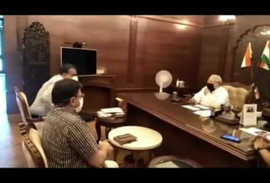 जयपुर: राजस्थान के नवनियुक्त मुख्य सचिव राजीव स्वरूप ने राज्यपाल कलराज मिश्र से की शिष्टाचार मुलाकात #मुख्य_सचिव #राज्यपाल