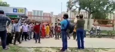एम्स,पटना मे सफाई मजदूरों की हड़ताल.
 मजदूर गुलामों की तरह खटाये जाते है,समय पर उचित मजदूरी का भी भुगतान नहीं
#ऐक्टू