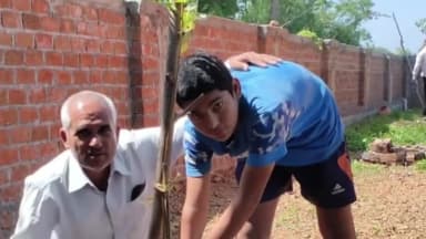 देवास: #tonkkhurd तहसील के ग्राम #जमोनिया मे हनुमानजी मंदिर प्रांगण मे पौधारोपण किया गया।#देवास #मध्यप्रदेश