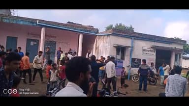 धार: धार के ग्राम #पिपलिया में चोरी करने आए #चोर को ग्रामीणों ने धर दबोचा, किया पुलिस के हवाले।