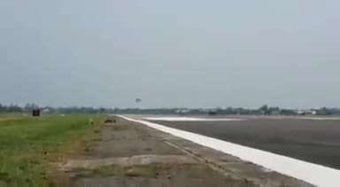 दुश्मनों को करने फेल, आ गया है राफेल
#Touchdown😍 
#ThankYouPmModiForRafale🇮🇳
#Rafale #AaGayaRafale