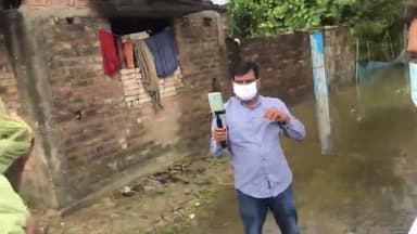 चकिया में बाढ़ पीड़ितों के बीच तेजस्वी यादव,
सरकार के दावों का सच जनता से सुने।
#biharflood2020 
#biharflood