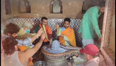पवित्र #श्रावण_माह के सोमवार के दिन भगवान शिव के अनुपम स्वरूप का सम्पूर्ण विधि विधान से रुद्राभिषेक करने का सौभाग्य मिला