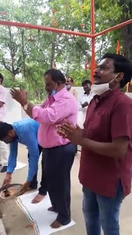 विधि-विधान पूर्वक हनुमान चालीसा का पाठ कर मध्यप्रदेश में खुशहाली की कामना की ..!
#श्रीराम_के_हनुमान_करो_कल्याण