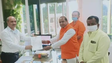 कानपुर: #काकादेव विधायक सुरेंद्र मैथानी ने प्रमुख सचिव को पत्र सौंपकर नमक फैक्ट्री सड़क का निर्माण कराने का किया आग्रह