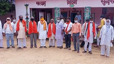 दुधि: #बभनी मण्डल प्रभारी दीपक गोंड़ ने किया 75 बूथों का #सत्यापन, भाजपा पदाधिकारी व कार्यकर्ता रहे मौजूद।
#भाजपा_सम्मेलन_बभनी