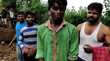 खालवा: खालवा ब्लाक के ग्राम सुकवा मैं गांव के युवा ने श्रमदान दीया 30 सालों से अभी तक मुख्य मार्ग से नहीं जोड़ा#news24 #aajnews