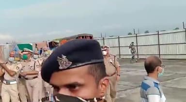 जहानाबाद: #कश्मीर मुठभेड़ में दो बिहार के जवान शहीद हुए हैं जो एक रतनी प्रखंड के आईरा गाव के निवासी #लवकुश शर्मा भी शहीद हुए हैं