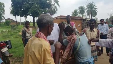 दिनाँक : 22.08.2020, एक्टिविटी : 03
एकतरबा के संथालियों के साथ मृदंग मेरे ताल।
#सिकन्दरा विधानसभा