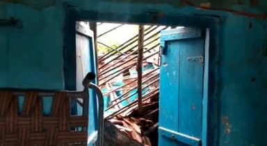 पिंडवाड़ा: क्षेत्र में 4 दिन से लगातार हो रही बारिश से भावरी ग्राम पंचायत के वार्ड नंबर 18 में गिरा मकान #हादसा #प्राकृतिक_आपदा