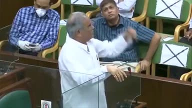 2003 में छत्तीसगढ़ में 400 करोड़ का #सरप्लस फण्ड थाजो भाजपा के 15 सालके शासन मे 2018 तक 40000 करोड़ के #ऋण तक पहुंच गया