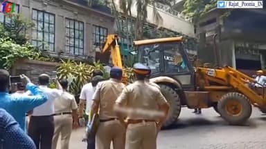 झुंझुनू: Ye Gunda Gardi Hai #mumbai me😒
Support for #kanaganaranaut #trending #news #news24 #news2020 #breaking #bollybood