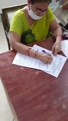मोदीनगर: "50-50 के हिसाब से दे दो, 100 मुझे दे दो, 100 उन्हें दे दो"- कुसुम देवी, कानूनगो, तहसील मोदीनगर
#dmghaziabad