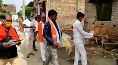 वार्ड नं 4 कंधवार में लोगो के बीच मास्क और PM मोदी जी के पत्रक का वितरण करते हुये।#सुशील कुमार मोदी#मंगल पांडेय#bjpsiwan