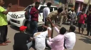 सिगरा में विद्यापीठ के छात्रों और पुलिस में हुई झड़प, सीएम का पुतला फूंकने जा रहे थे छात्र #झड़प