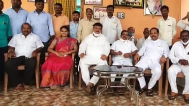 ఖాజీపేట: మాట తప్పమన్న ముఖ్యమంత్రి వైయస్ జగన్మోహన్ రెడ్డి ప్రత్యేక హోదాపై నోరెందుకు మెదపడంలేదు -టిడిపి జిల్లా నేతలు