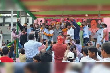 सोनो: jamui me jis tarah #ShamshadAlam ka hawa bah chuka h koi vipax me dur dur tk dikhayi nhii de rha h